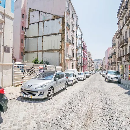 Downtown With Balcony And Parking * Lisbona